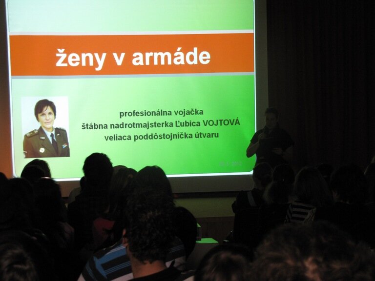 Ženy v armáde